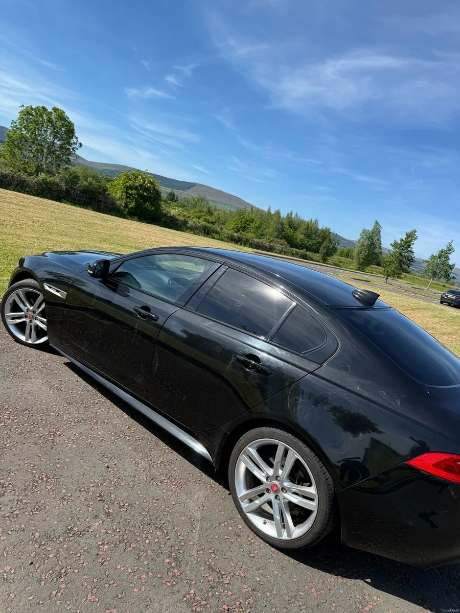 2017 JAGUAR XE R-SPORT 2.0 AWD AUTO - Image 3
