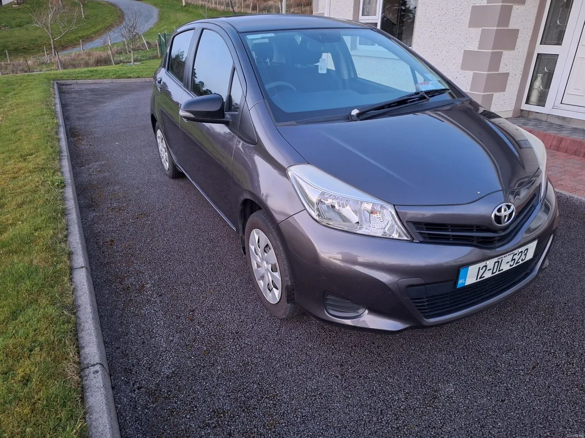 Toyota Yaris 2012 - Image 2