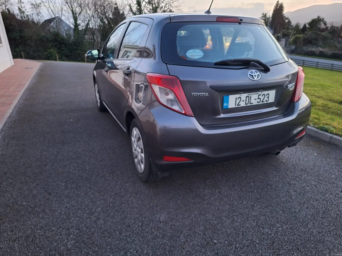 Toyota Yaris 2012 - Image 4