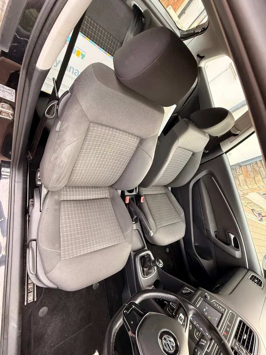 Volkswagen Polo 2015 - Image 2