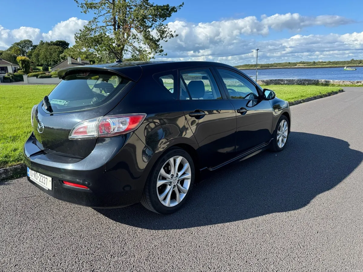 Mazda 3 - Image 2