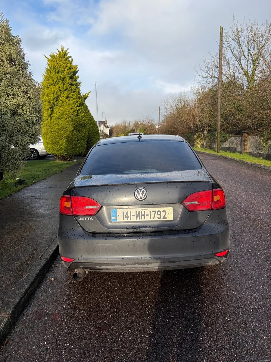 VW Jetta lowest KM on done deal - Image 4