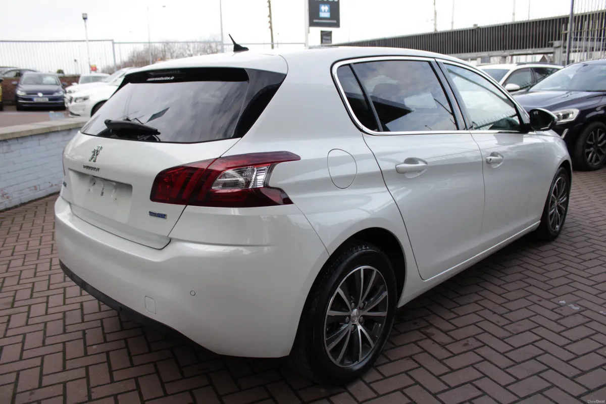 1.6HDI ALLURE EDITION 5DR HATCHBACK AUTO 116,000KM - Image 4