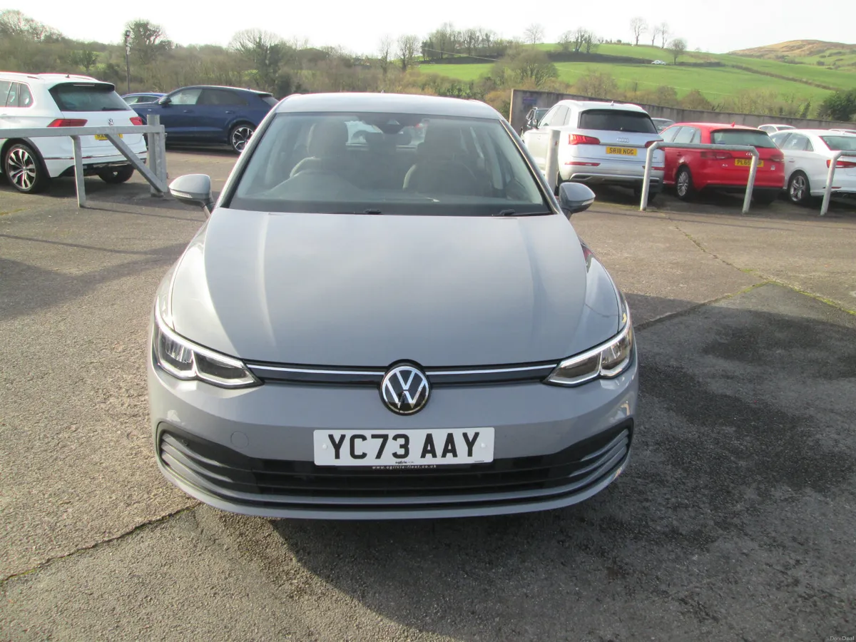 2023  V`W  GOLF  PETROL  1.5  TSI  LIFE  5DR - Image 3