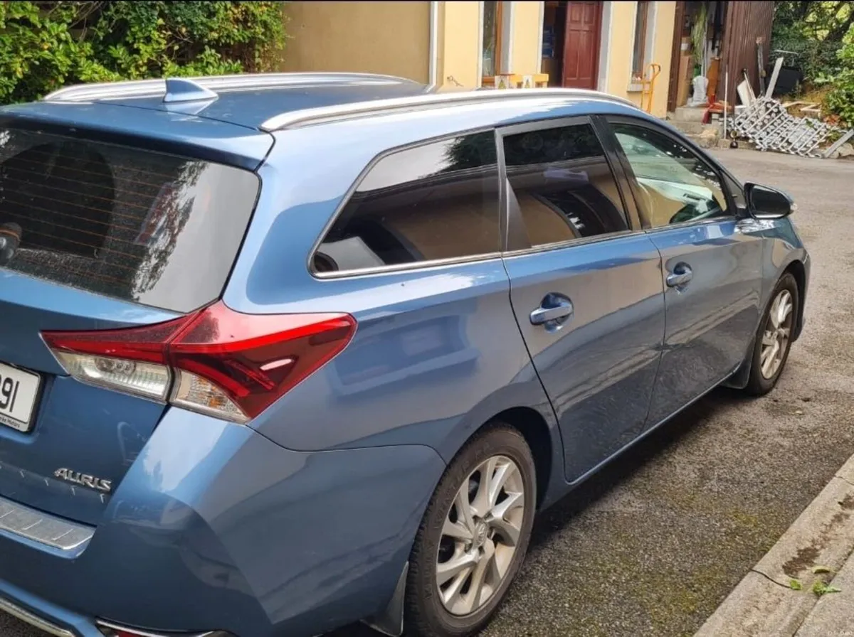 Toyota Auris 2015 - Image 4