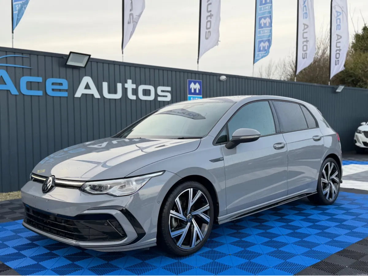 Volkswagen Golf **DEPOSIT TAKEN** R-LINE - 1.5 PET - Image 3
