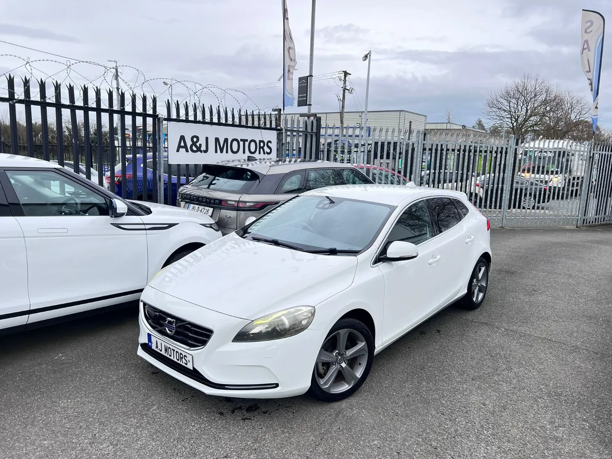 13 VOLVO V40 AUTOMATIC LOW KLM - Image 1