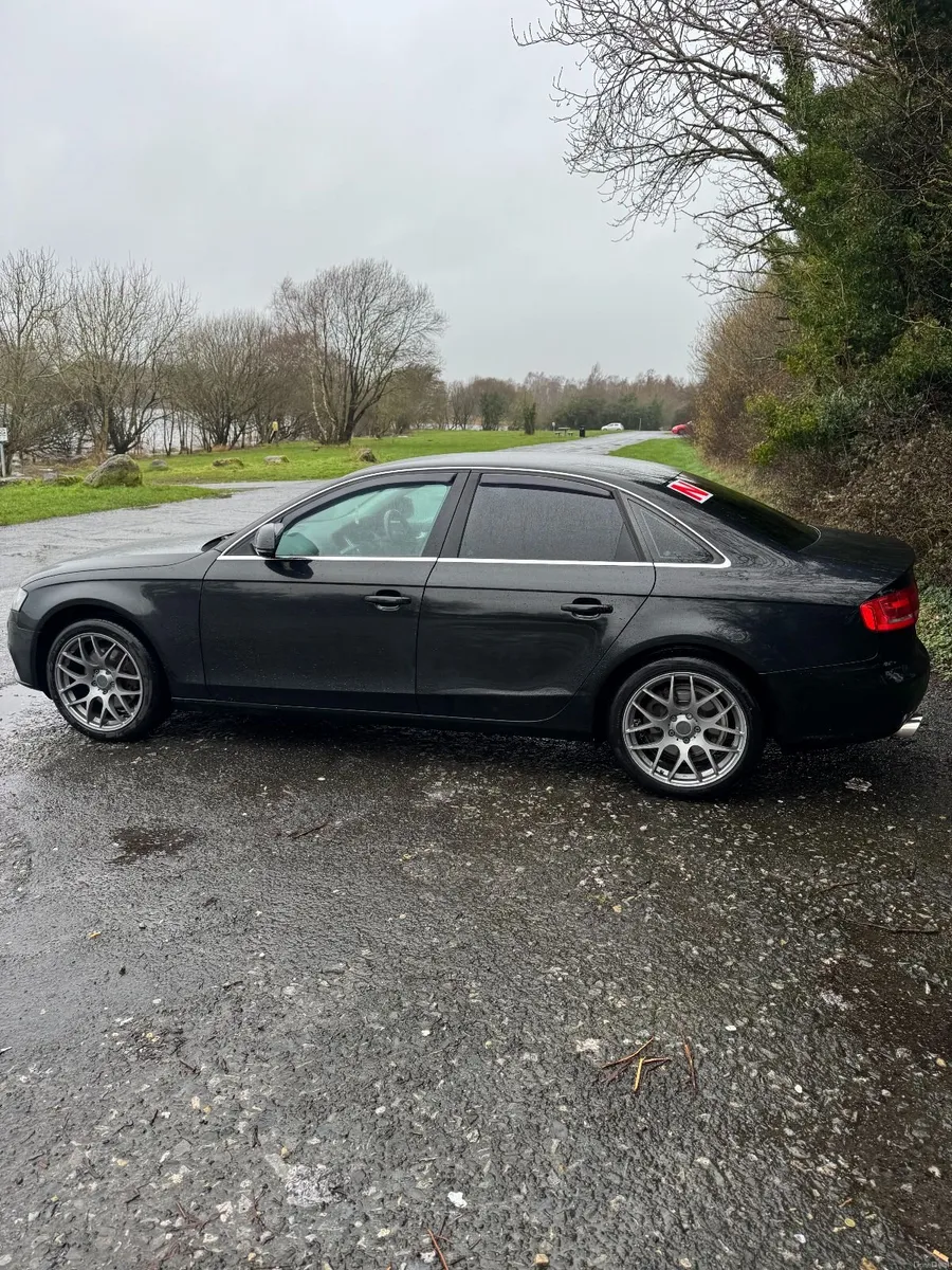 Audi A4 2009 - Image 2