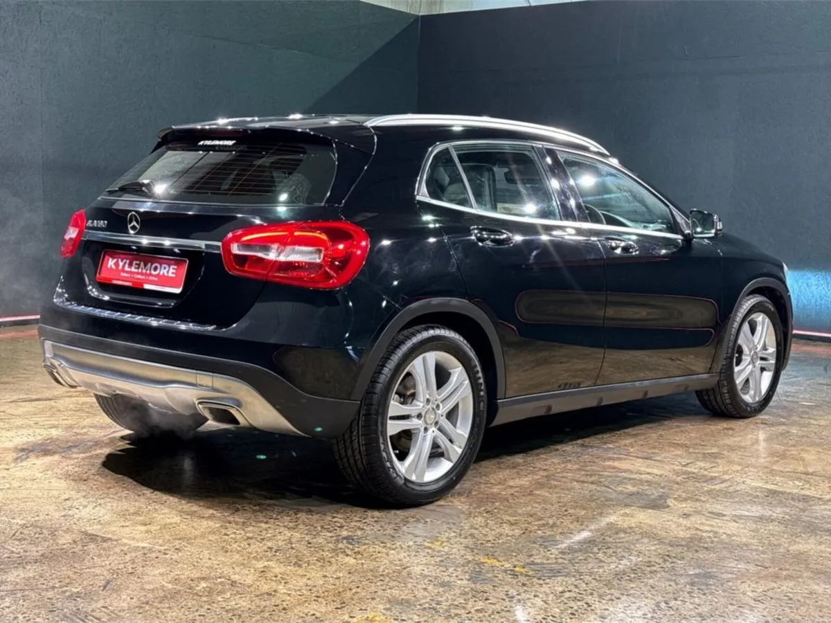 Mercedes-Benz GLA 1.6L AUTOMATIC - SUNROOF - REVER - Image 4