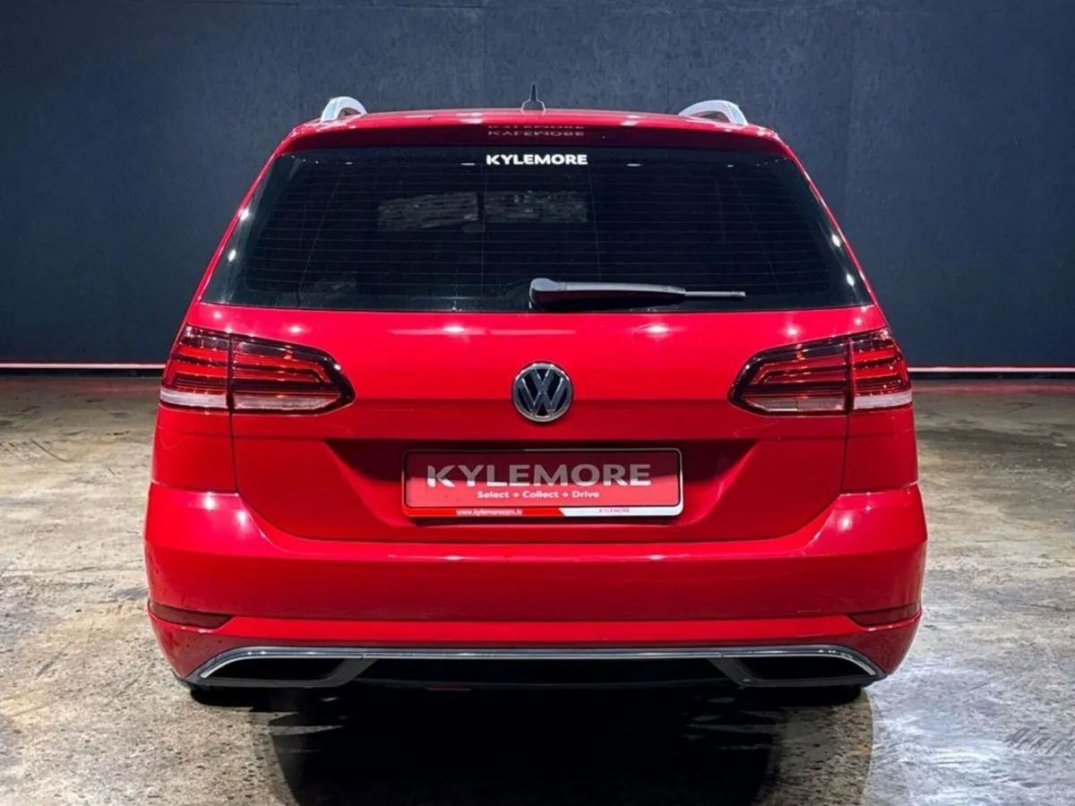 Volkswagen Golf 1.2L AUTOMATIC COMFORT LINE - UPGR - Image 4