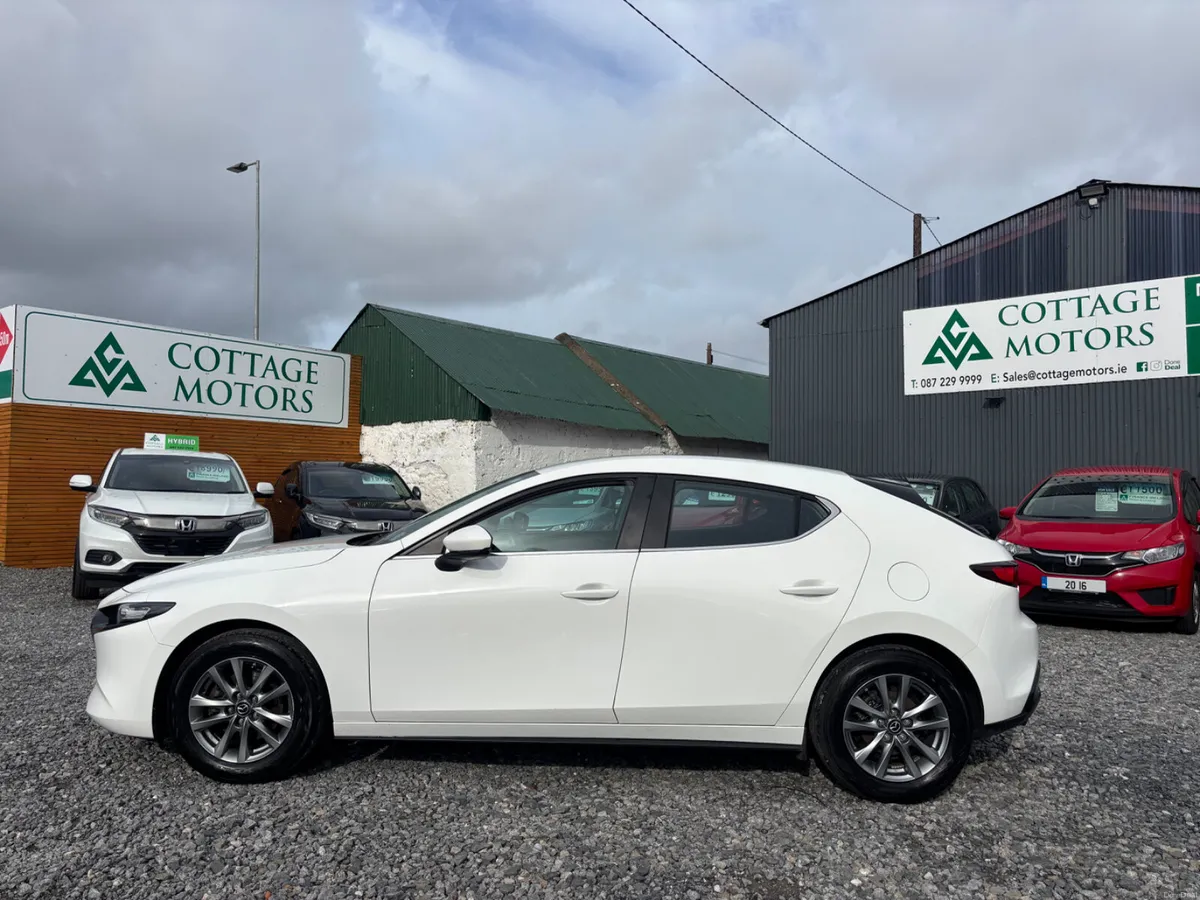 Mazda Mazda 3 SAT NAV *LOW MILEAGE* - Image 2