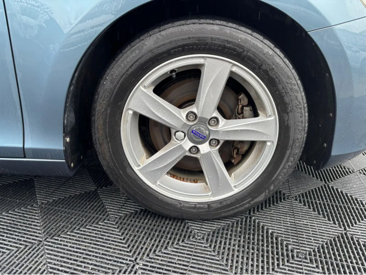 Volvo V40 Volvo V40 1.6 petrol, auto, full leather - Image 4