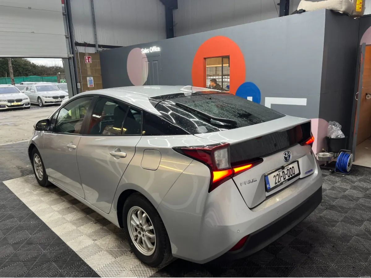 Toyota Prius 2022 TOYOTA PRIUS S 1.8 AUTOMATIC / C - Image 4