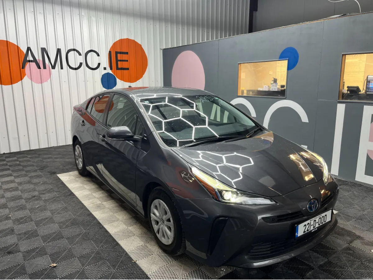 Toyota Prius 2022 TOYOTA PRIUS S 1.8 AUTOMATIC / C - Image 1