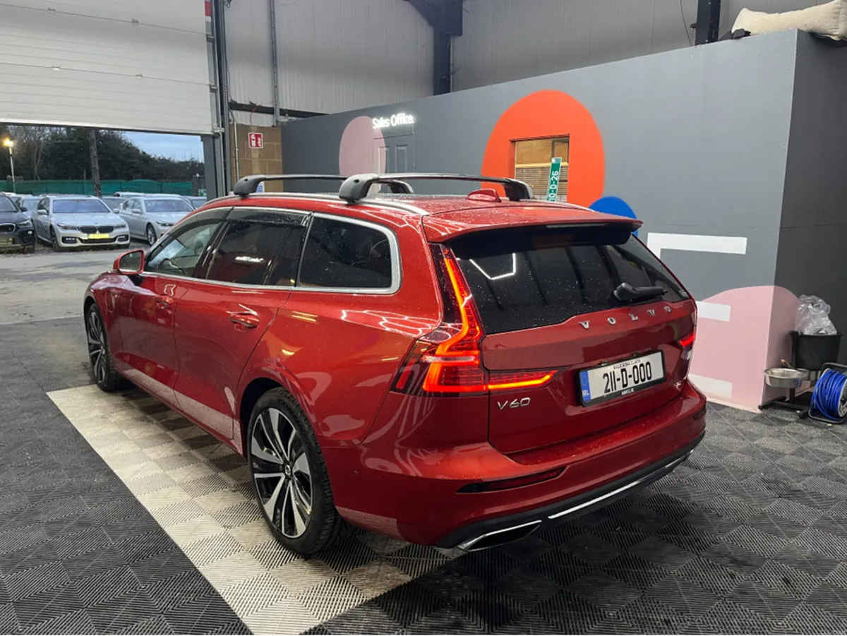Volvo V60 2021 VOLVO V60 RECHARGE PLUG-IN HYBRID T - Image 4