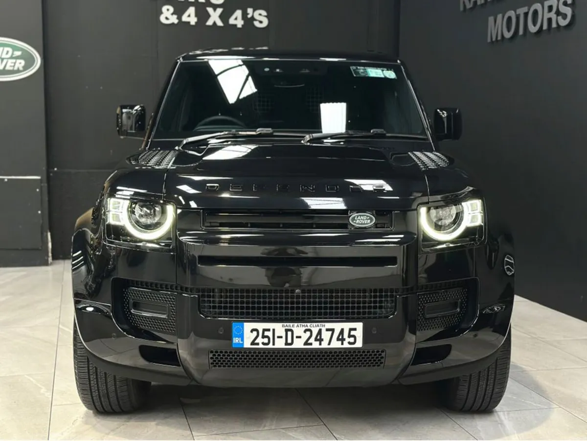 110 3.0 D250 HARD TOP DYNAMIC SE 3 SEATS - Image 3