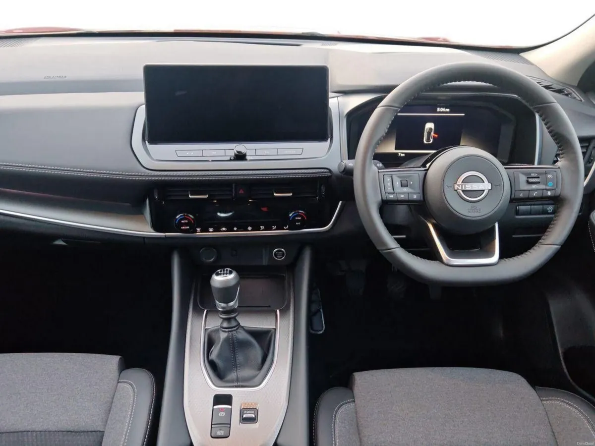 Nissan Qashqai 1.3 PET MILD HYBRID SV PREMIUM - Image 2
