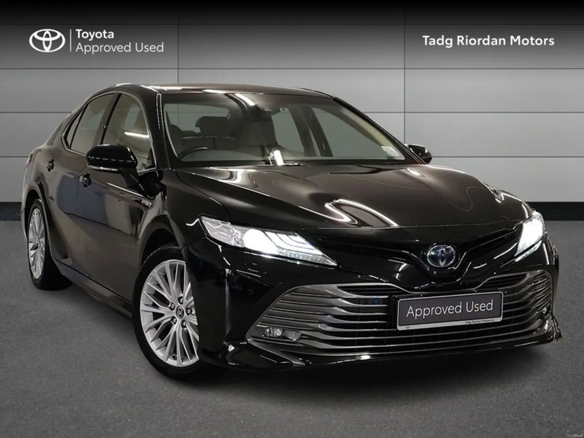 Toyota Camry HYBRID PLATINUM - Image 1