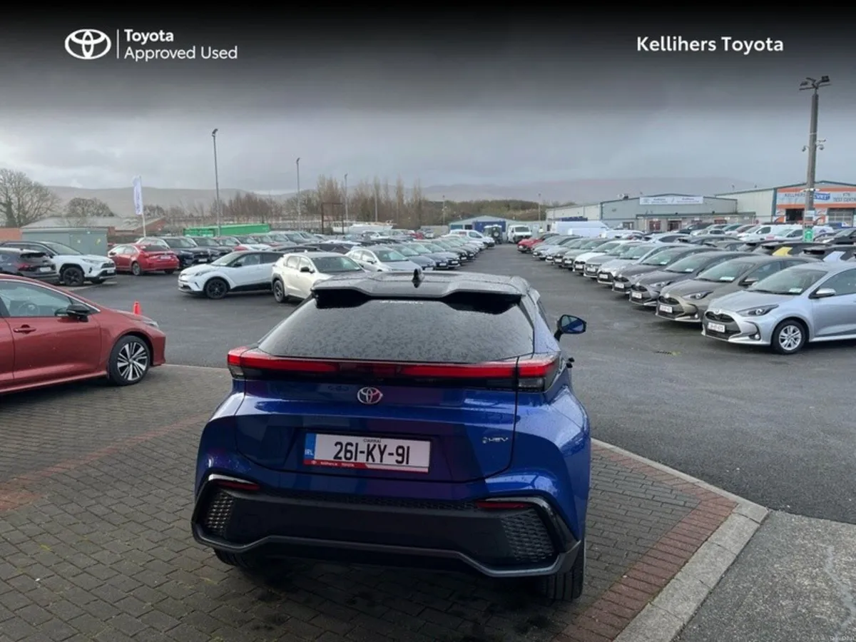 Toyota C-HR HYBRID ELECTRIC SOL - Image 4