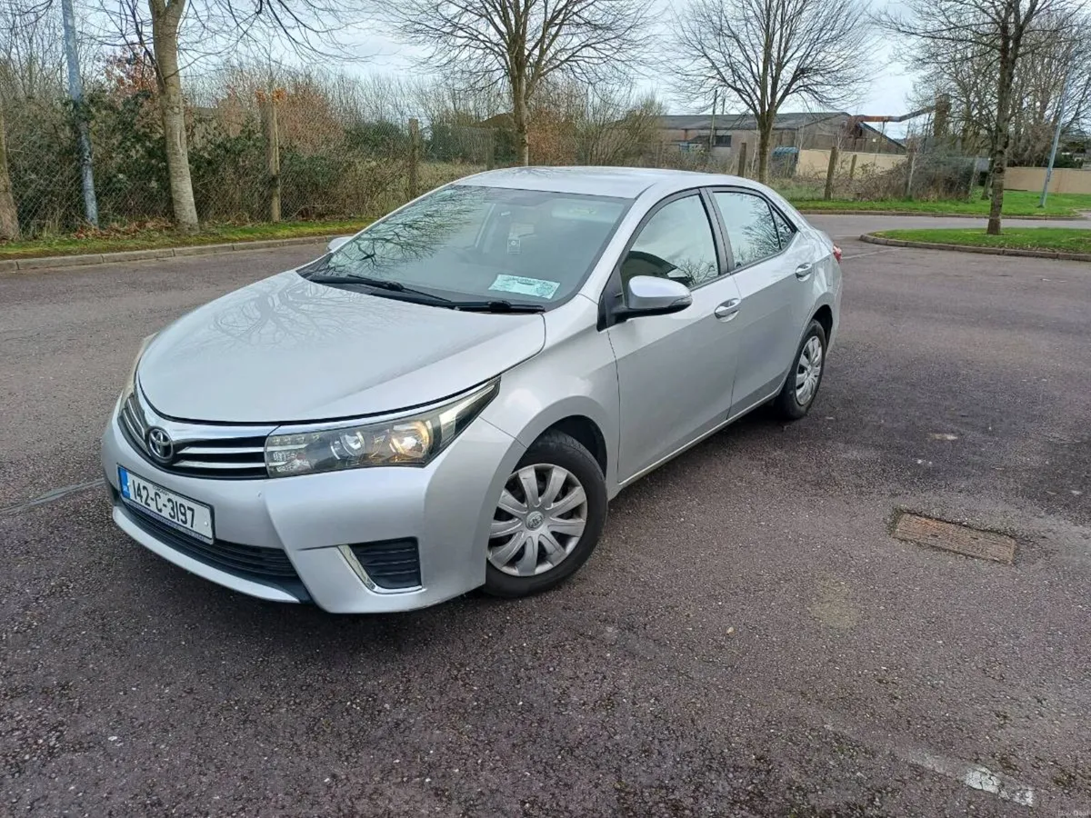 Toyota corolla - Image 2