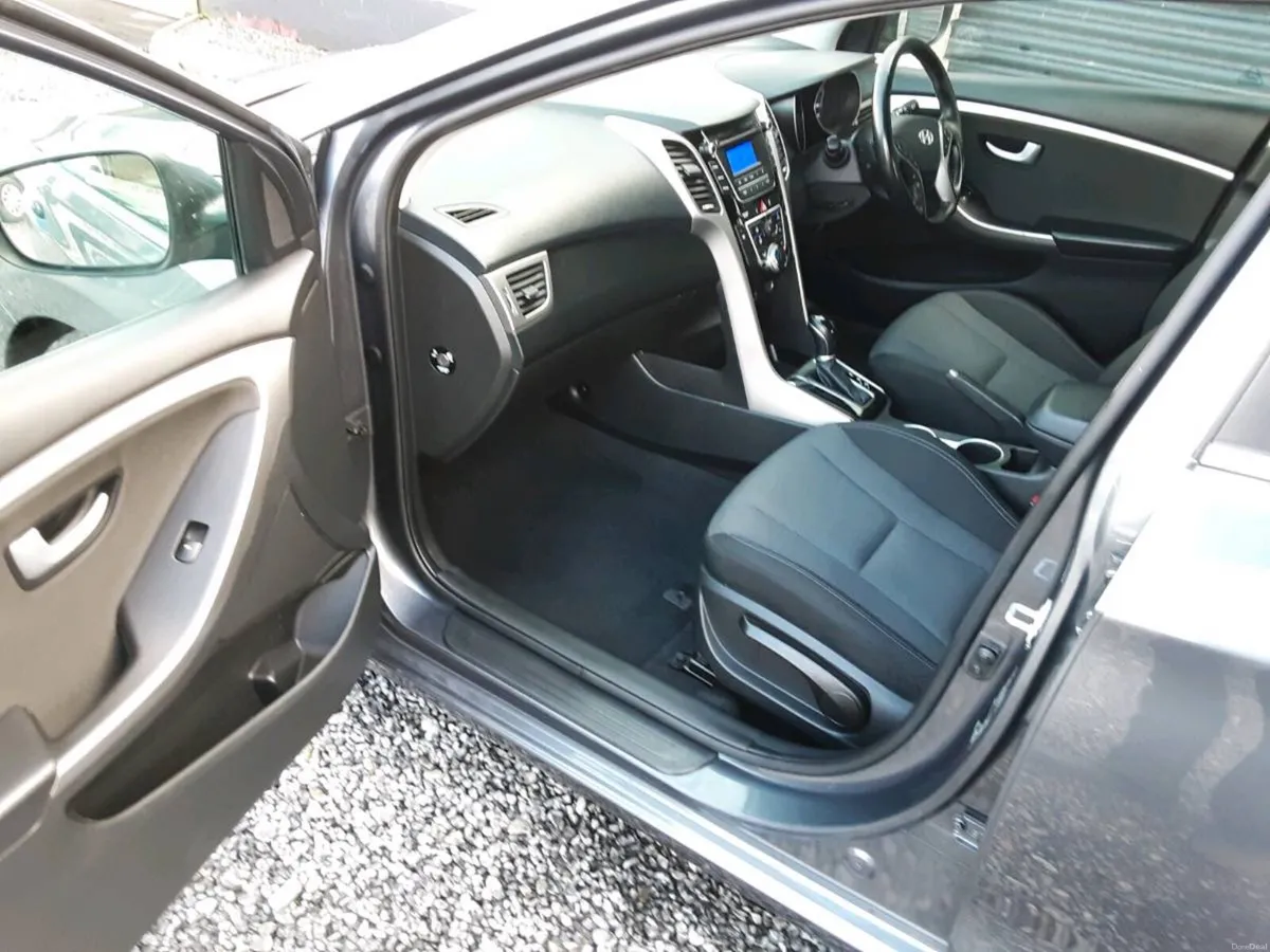 Hyundai i30 1.6 diesel automatic - Image 4