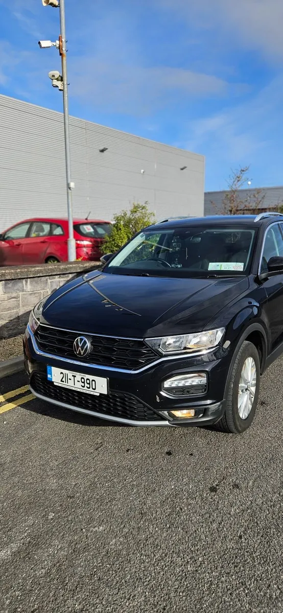 Volkswagen T-Roc 2021 - Image 2
