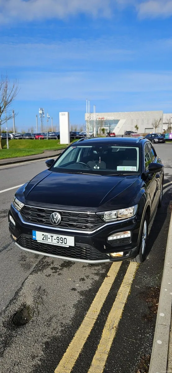 Volkswagen T-Roc 2021 - Image 1
