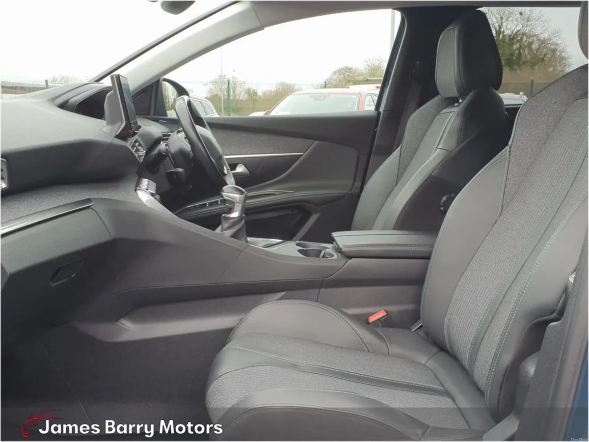 Peugeot 5008 1.5 BlueHDi 130bhp Allure - Image 4