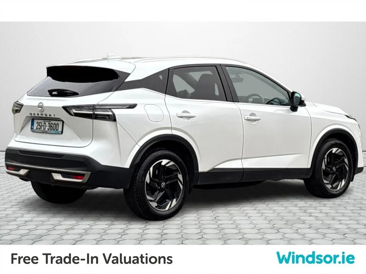 Nissan Qashqai 1.3 PET MILD HYBRID SV PREMIUM - Image 3