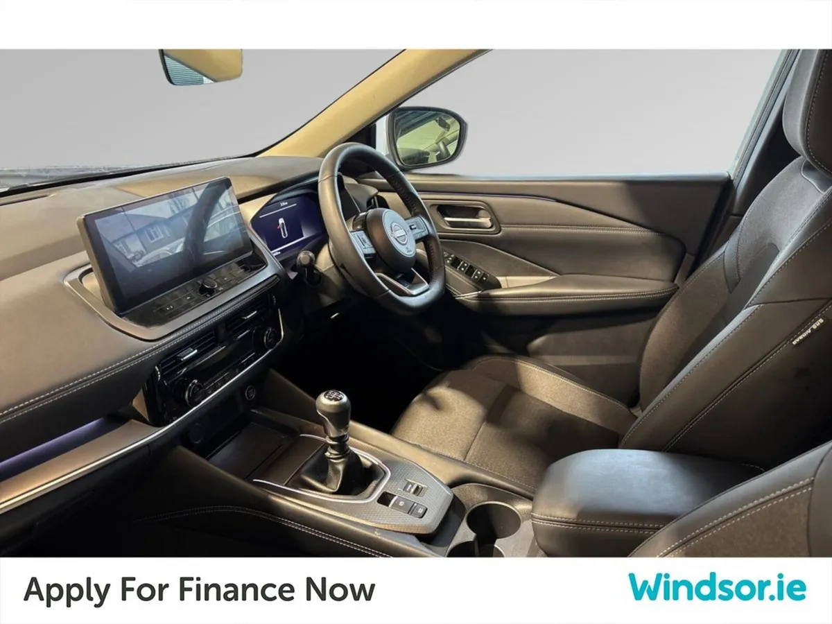 Nissan Qashqai 1.3 PET MILD HYBRID SV PREMIUM - Image 4