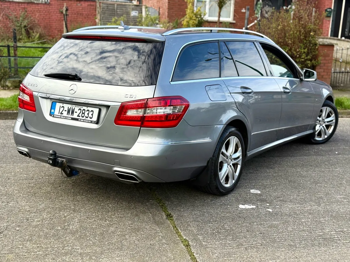 12 Mercedes E220 Auto Good speck - Image 4