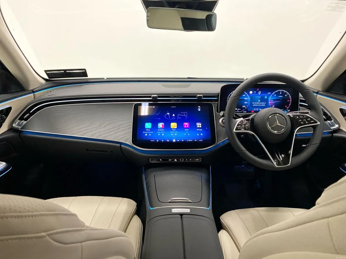 Mercedes-Benz E-Class E220 Avantgarde Plus - Image 3