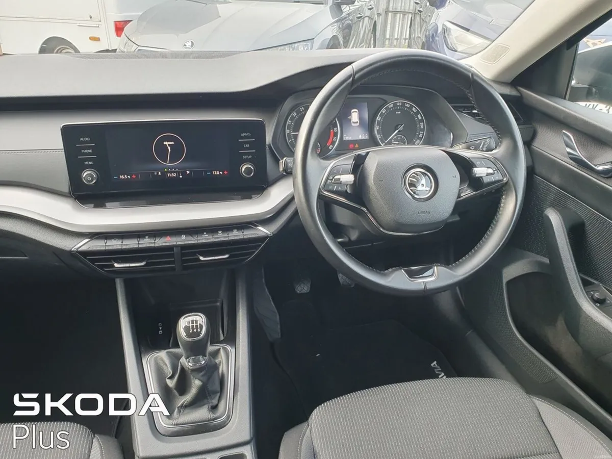 Skoda Octavia Combi Ambition 2.0TDi 115HP - 2 Year - Image 2