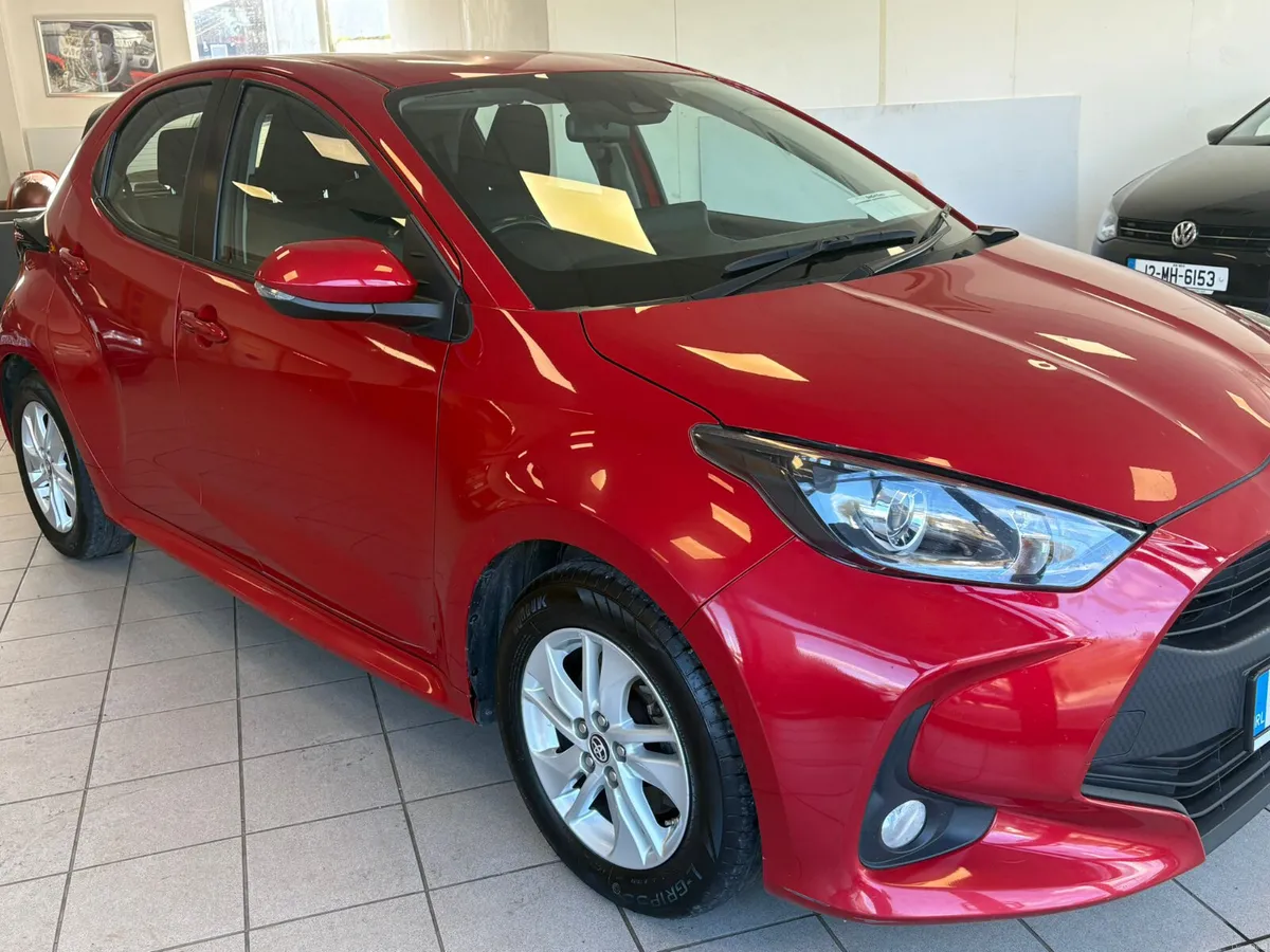 Toyota Yaris 2022 Luna Automatic Hybrid - Image 1