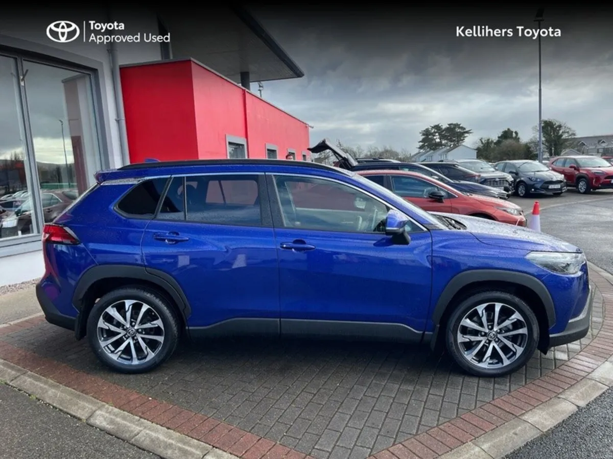 Toyota Corolla Cross HYBRID ELECTRIC SPORT - Image 3