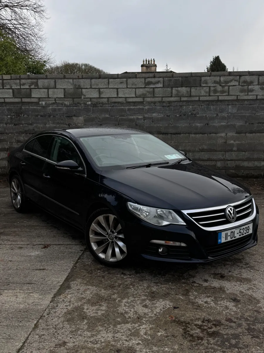 Volkswagen Passat 2011 - Image 1