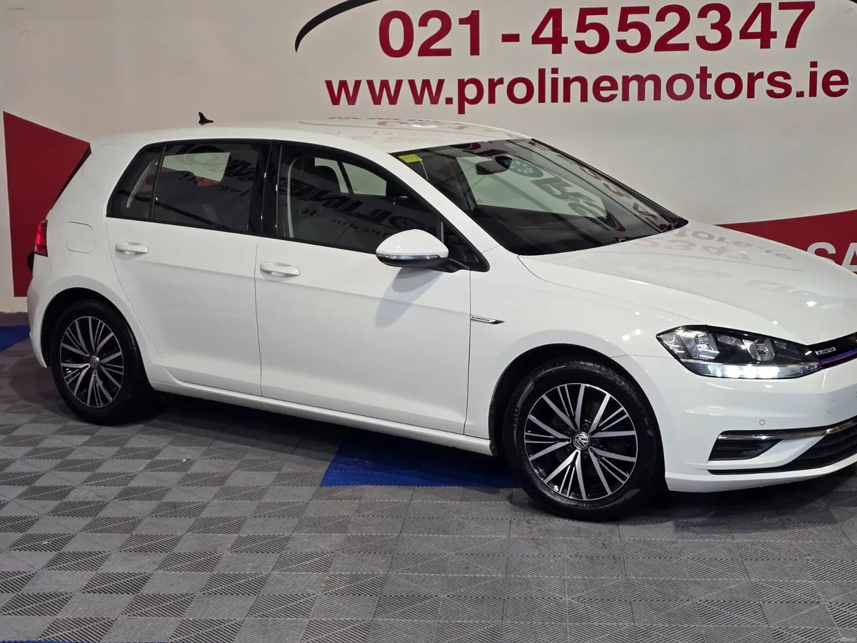 VW GOLF EVO 1.5 PETROL 6 SPEED MANUAL LIKE NEW!!! - Image 3