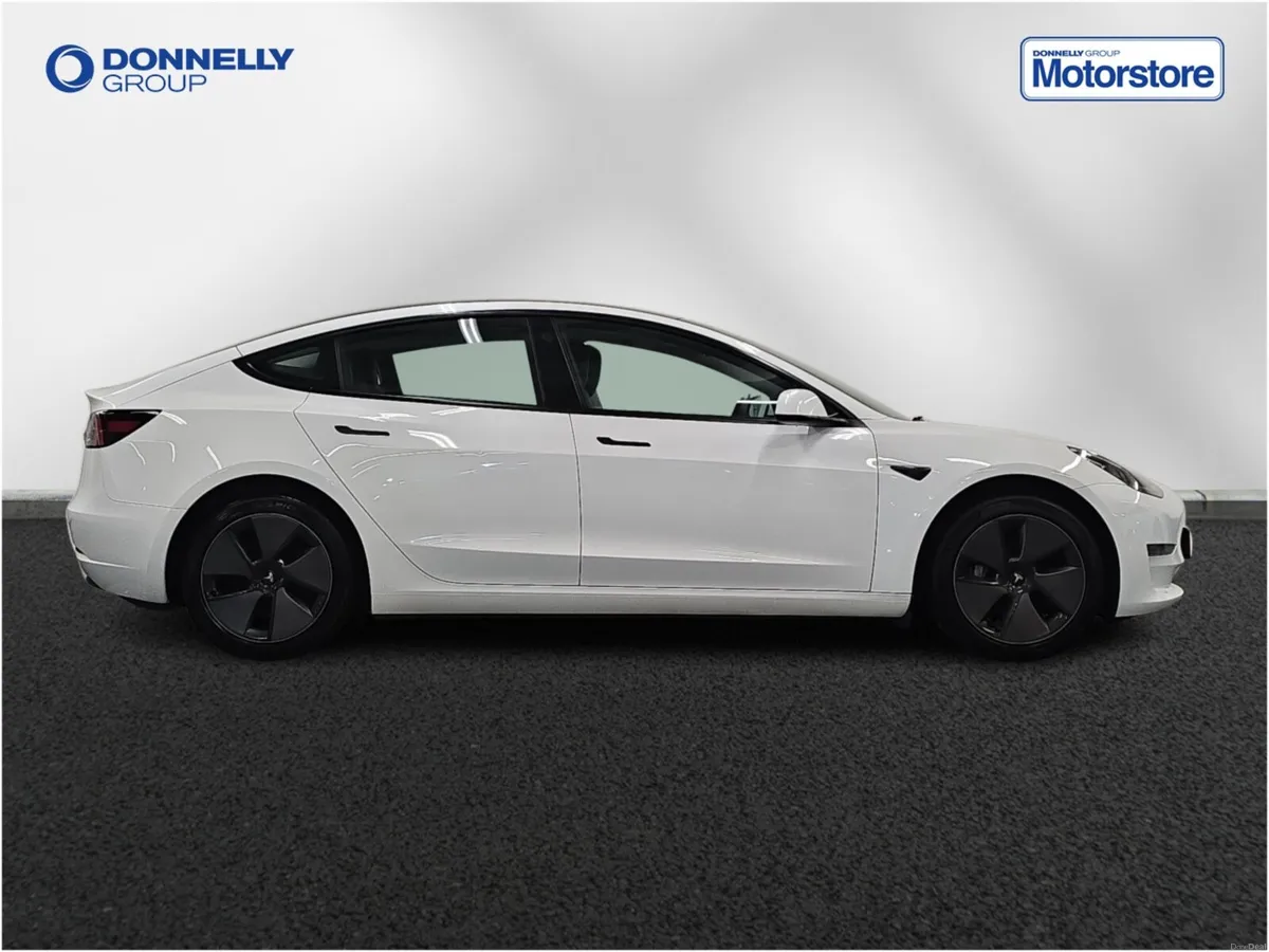 Tesla Model 3 Saloon Long Range - Image 3