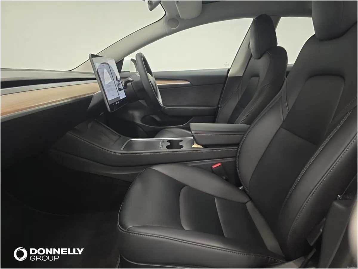 Tesla Model 3 Saloon Long Range - Image 4