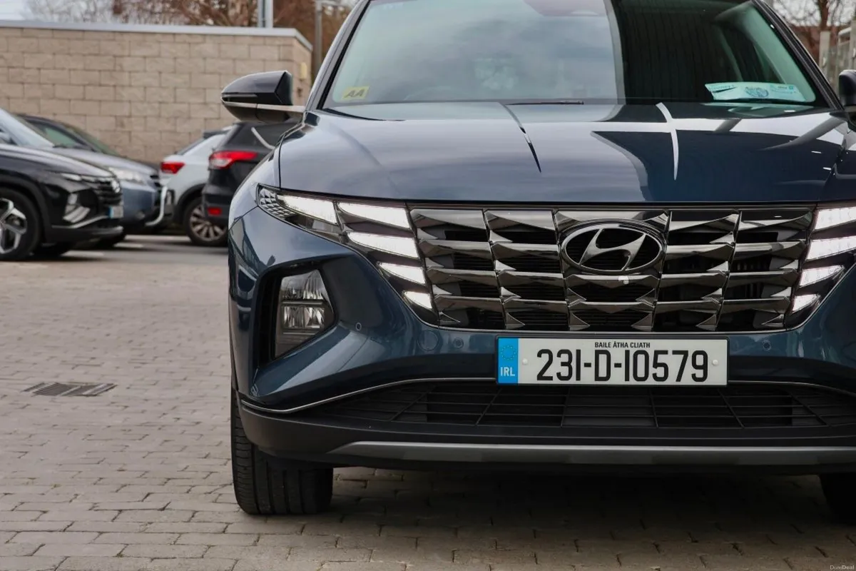 Hyundai Tucson 2WD Executive Plus HEV STG Auto - Image 4