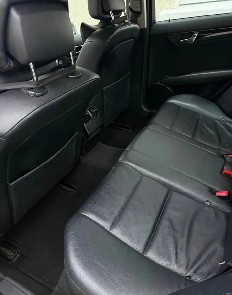 Mercedes-Benz C-Class 2010 - Image 3