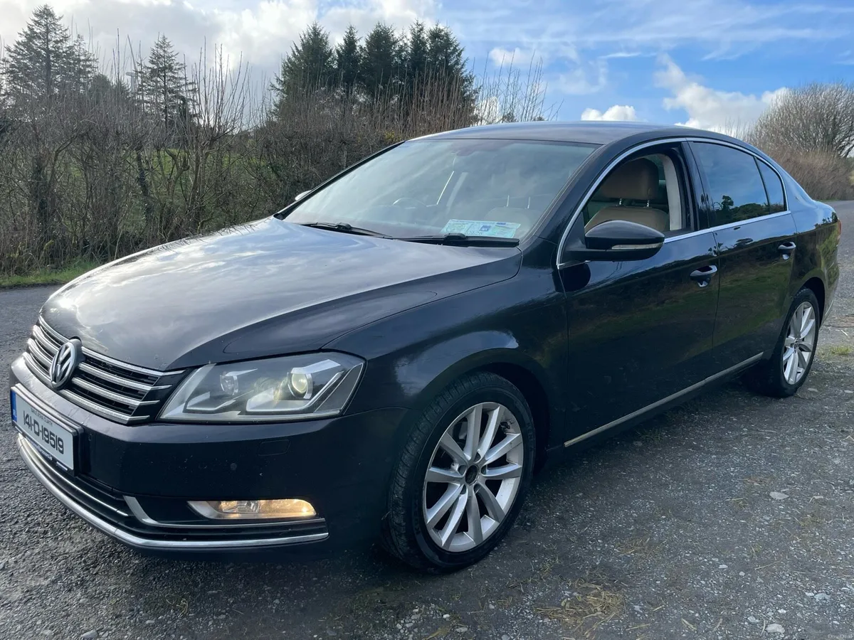 2014 Volkswagen Passat - Image 1