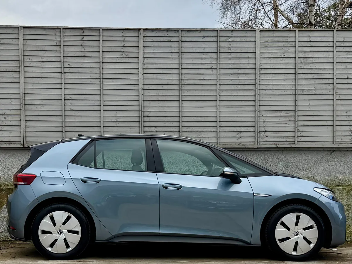 VOLKSWAGEN ID.3 2023 LIFE PRO PERFORMANCE / 58 KWH - Image 2