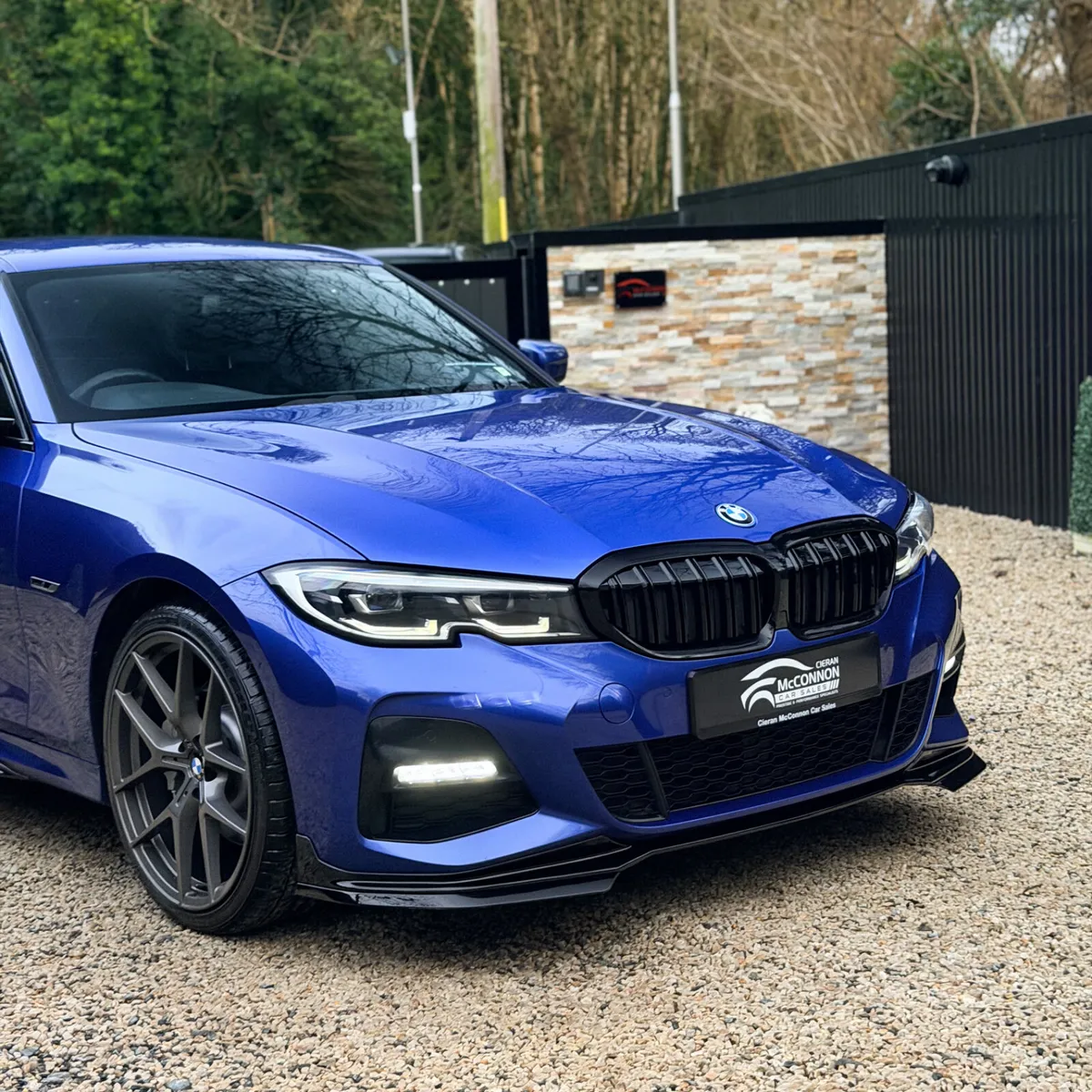 2021 (212) BMW 330e M Sport *M-PERFORMANCE - Image 2