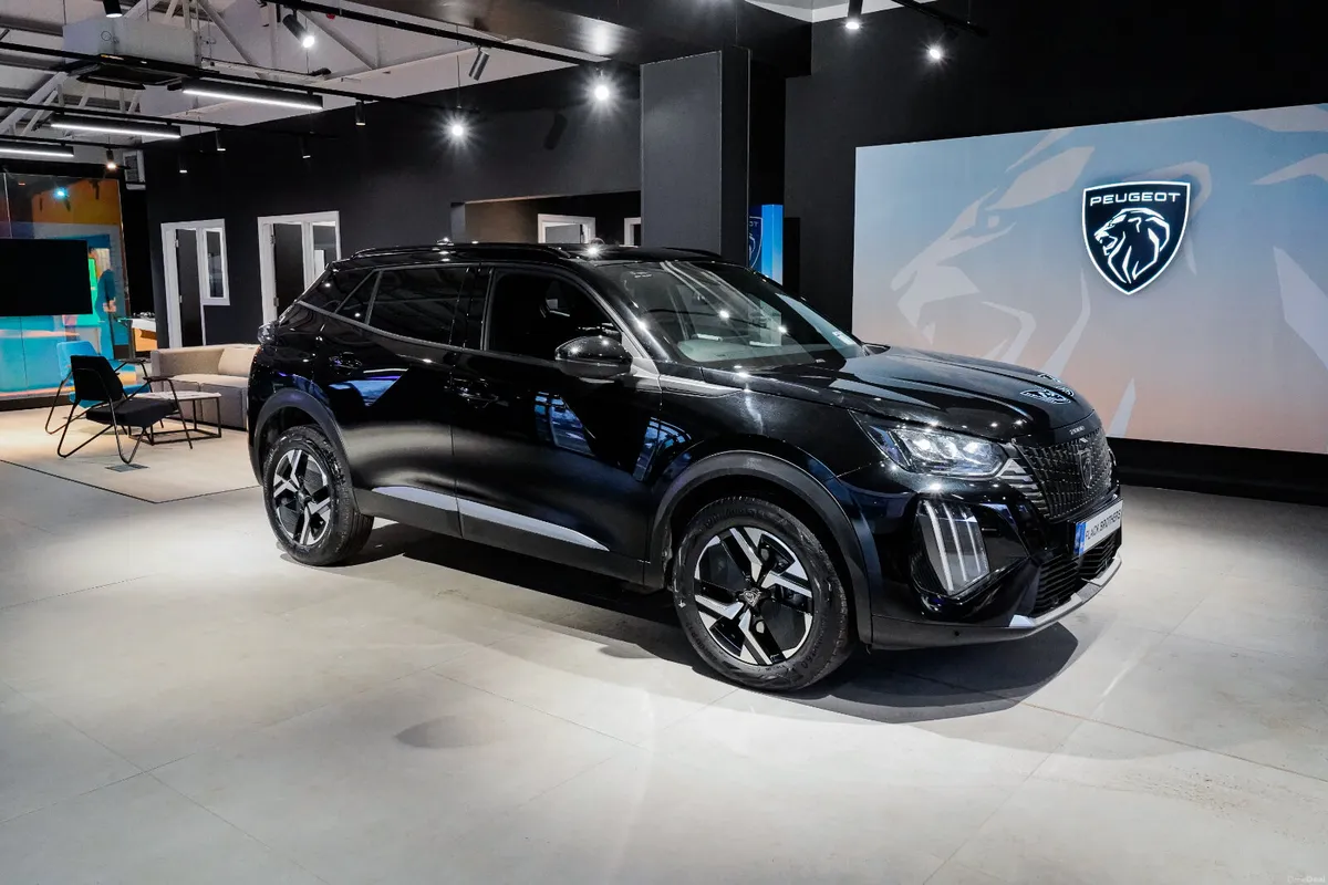 2025 Peugeot 2008 Allure 1.2 MHEV PureTech 136bhp - Image 2