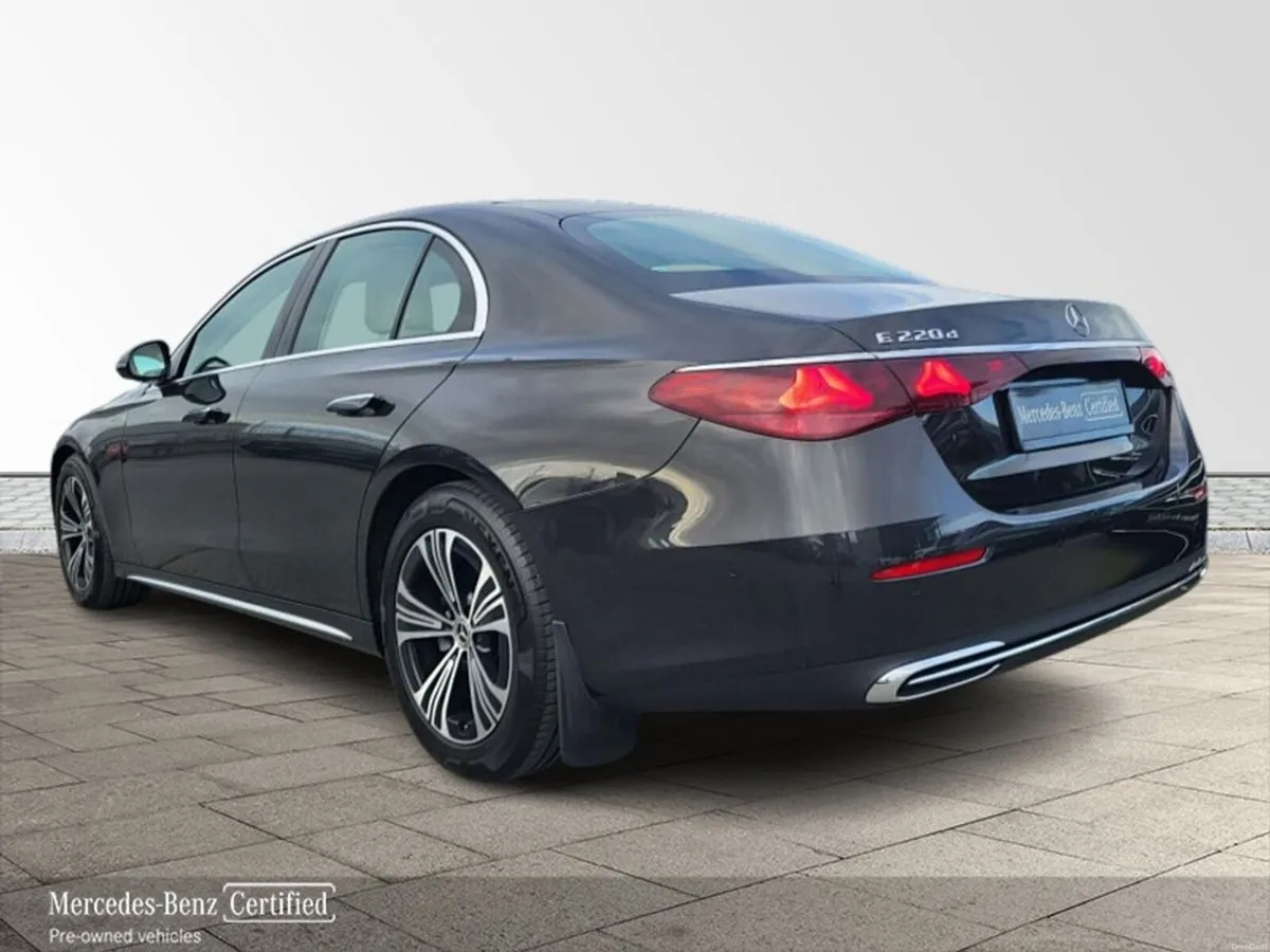 Mercedes-Benz E-Class E220d Exclusive Plus AUTO - Image 3