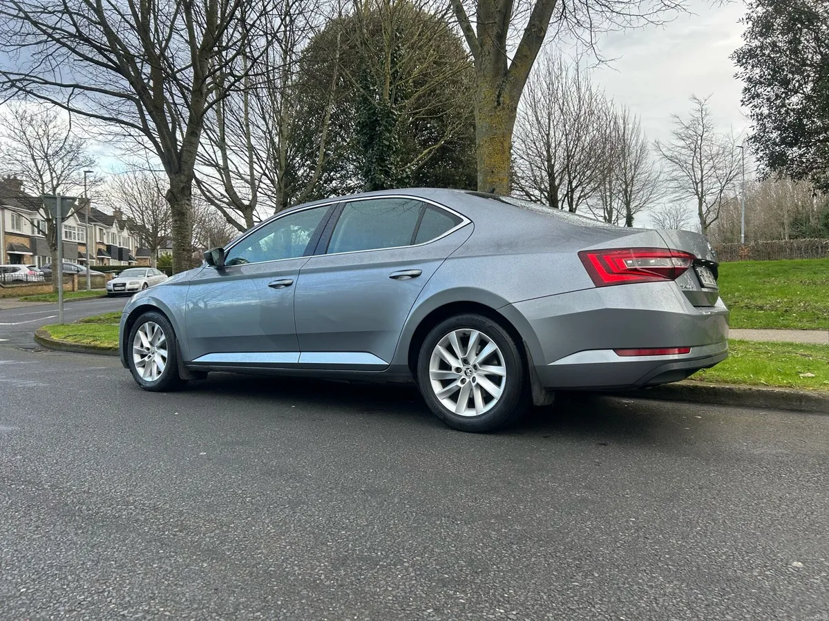 Skoda Superb Automatic - Image 3