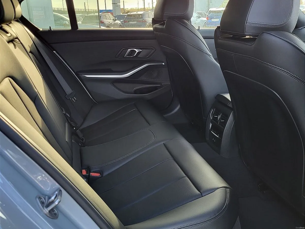 BMW 3-Series 330e M-Sport - Image 4