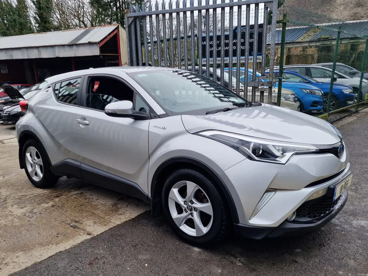 Toyota C-HR 1.8 Hybrid Luna - Image 1