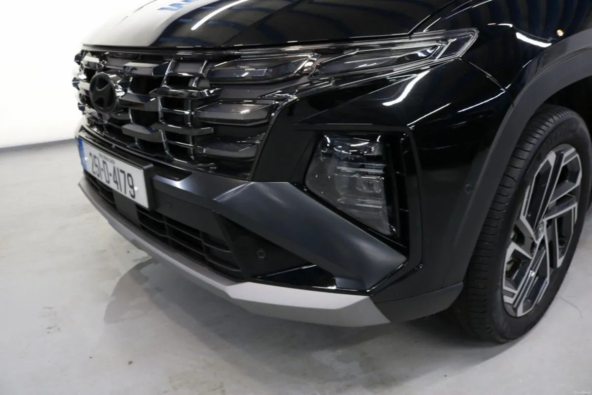 Hyundai Tucson PHEV PLATINUM 1.6L PETROL AUTOMATIC - Image 3